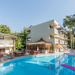 Tropic Beach Club Side Hotel